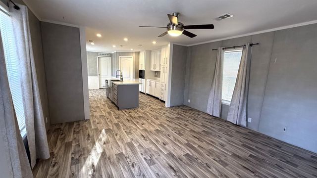 6089 E Juanita Dr, Longview, TX 75605