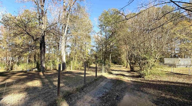 6089 E Juanita Dr, Longview, TX 75605