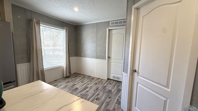 6089 E Juanita Dr, Longview, TX 75605