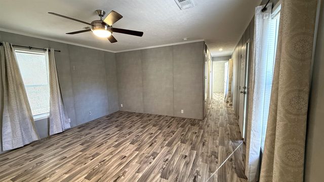 6089 E Juanita Dr, Longview, TX 75605