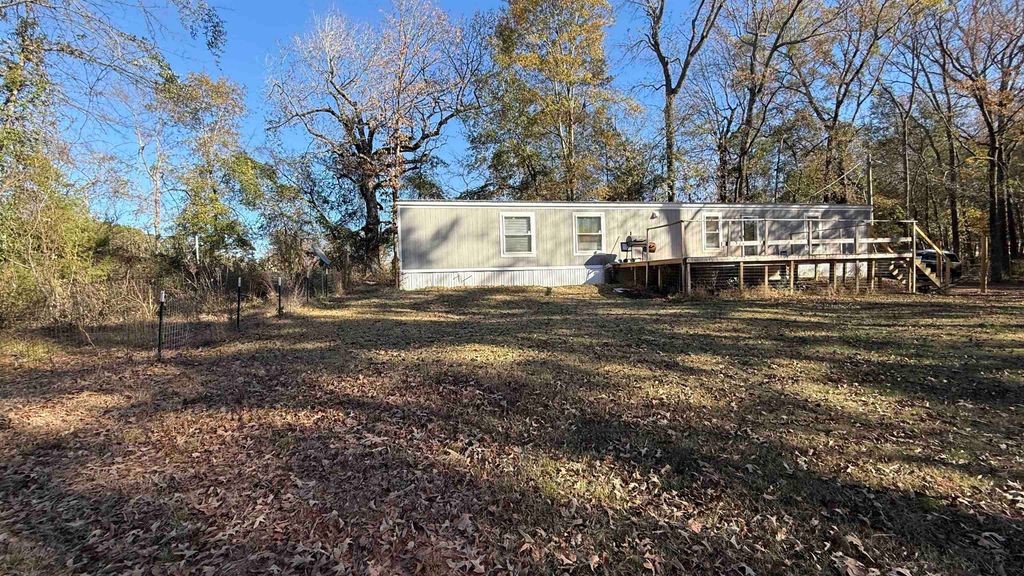 6089 E Juanita Dr, Longview, TX 75605