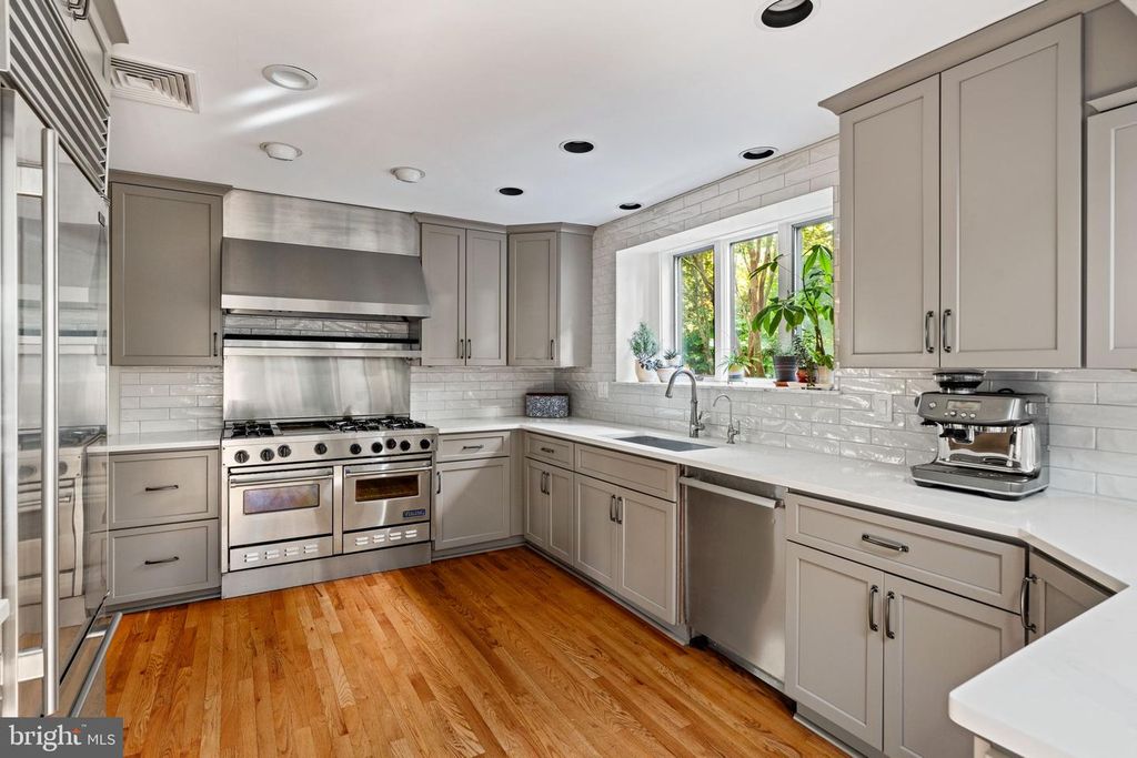 1872 LAMBERT ROAD, Jenkintown, PA 19046