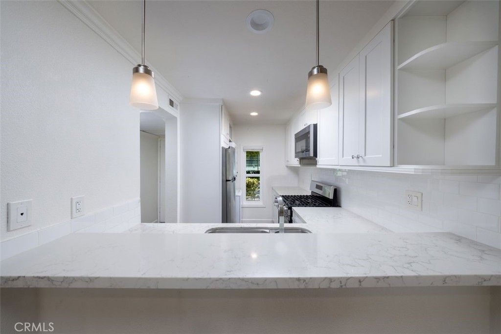 306 Orange Blossom, Irvine, CA 92618 — photo 4