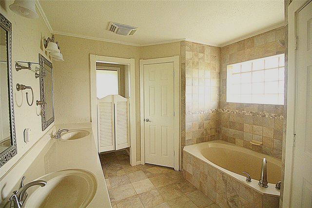446 Vz County Road 4108, Canton, TX 75103