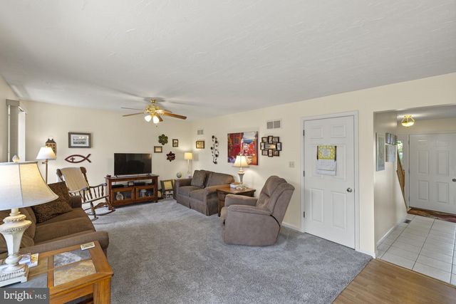 1851 MICHELLE DR, York, PA 17408