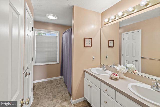 1851 MICHELLE DR, York, PA 17408