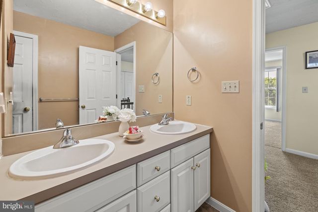1851 MICHELLE DR, York, PA 17408