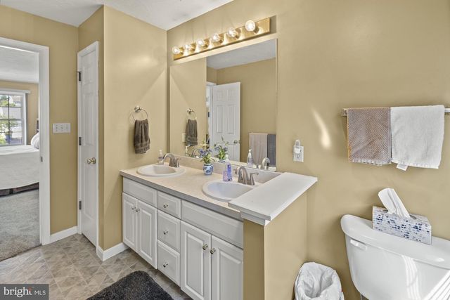 1851 MICHELLE DR, York, PA 17408