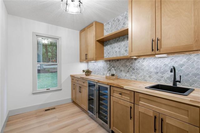 2585 Bridgewater Circle, Gainesville, GA 30506