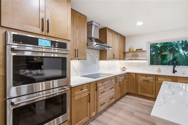 2585 Bridgewater Circle, Gainesville, GA 30506