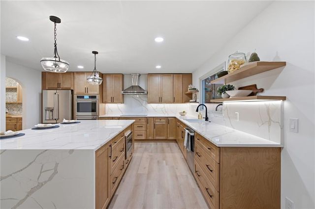 2585 Bridgewater Circle, Gainesville, GA 30506