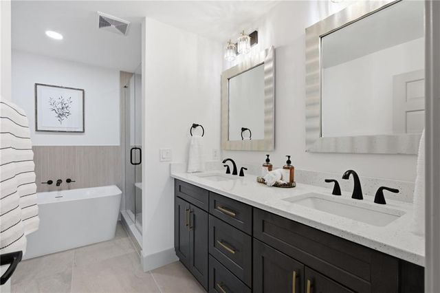2585 Bridgewater Circle, Gainesville, GA 30506