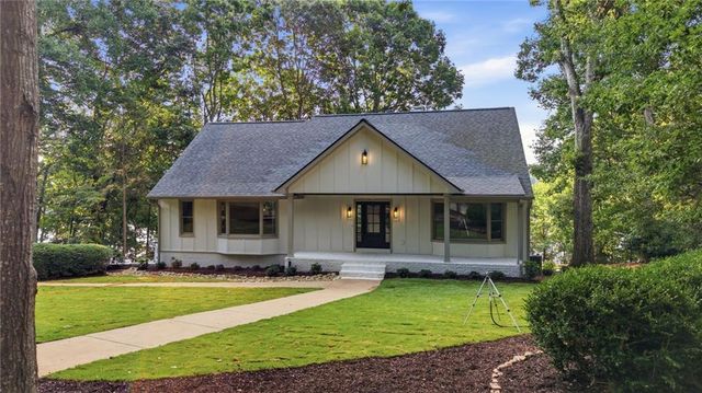 2585 Bridgewater Circle, Gainesville, GA 30506