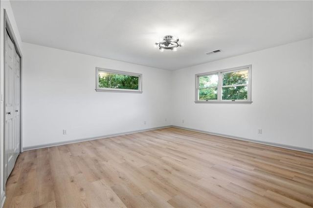 2585 Bridgewater Circle, Gainesville, GA 30506