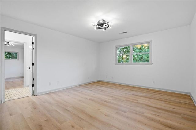 2585 Bridgewater Circle, Gainesville, GA 30506