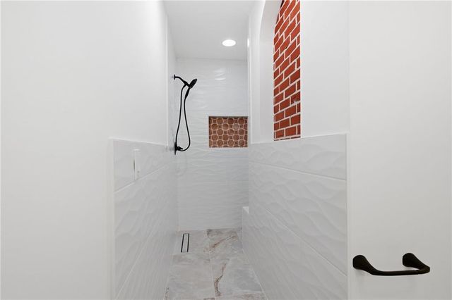 2585 Bridgewater Circle, Gainesville, GA 30506