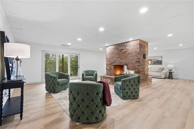 2585 Bridgewater Circle, Gainesville, GA 30506