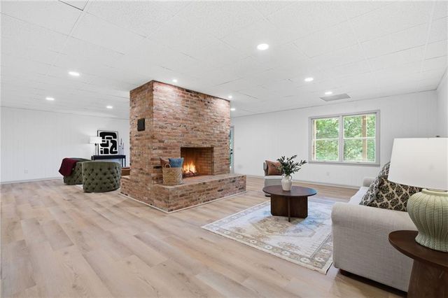 2585 Bridgewater Circle, Gainesville, GA 30506