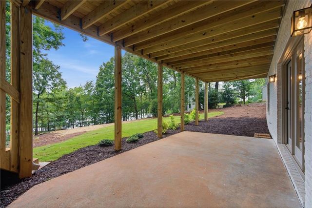 2585 Bridgewater Circle, Gainesville, GA 30506