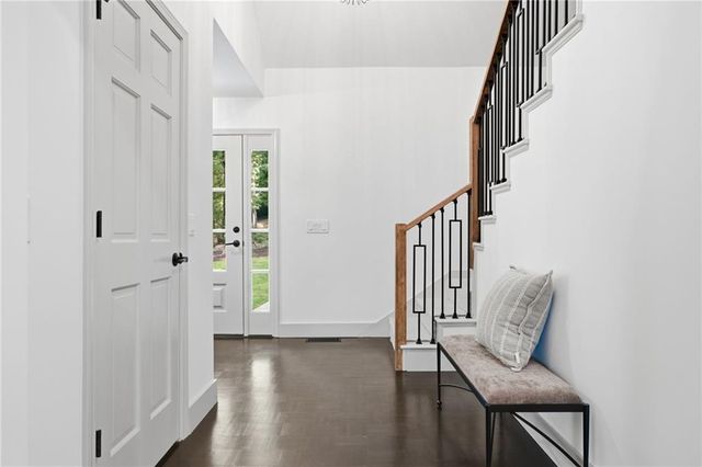 2585 Bridgewater Circle, Gainesville, GA 30506