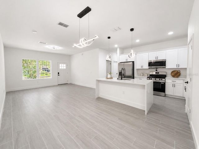 881 W WISCONSIN AVENUE, Orange City, FL 32763