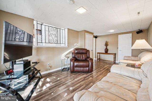 2211 CHESTNUT HILL DR, Cinnaminson, NJ 08077