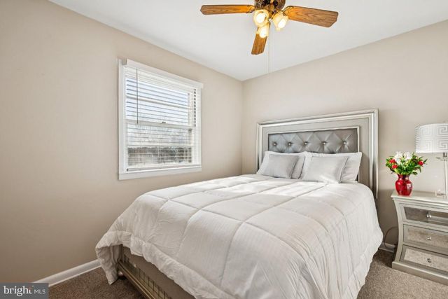 2211 CHESTNUT HILL DR, Cinnaminson, NJ 08077