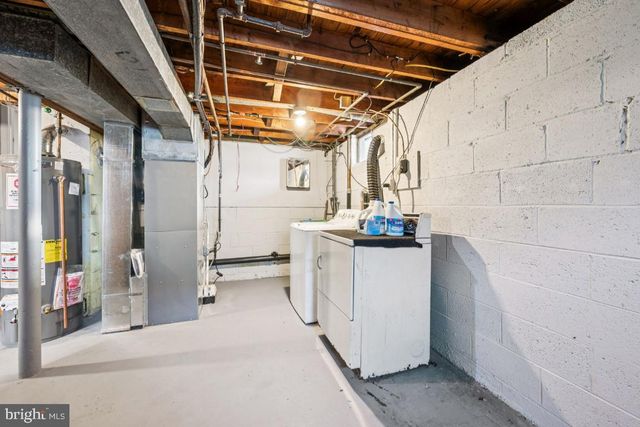 2211 CHESTNUT HILL DR, Cinnaminson, NJ 08077