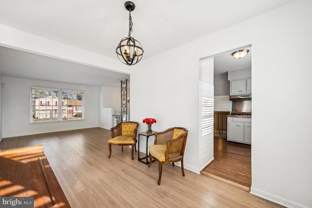 2211 CHESTNUT HILL DR, Cinnaminson, NJ 08077