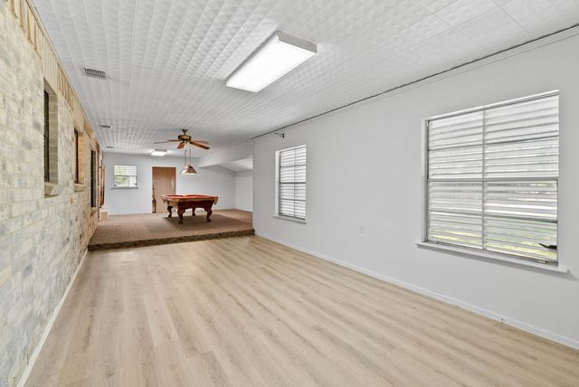 2201 Woodcrest Dr, Corpus Christi, TX 78418