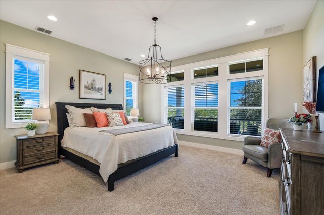 600 Abbey RD, Liberty Hill, TX 78642