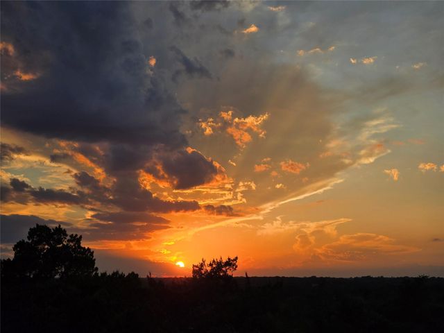 600 Abbey RD, Liberty Hill, TX 78642