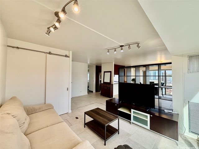 1750 Kalakaua Avenue 2704, Honolulu, HI 96826