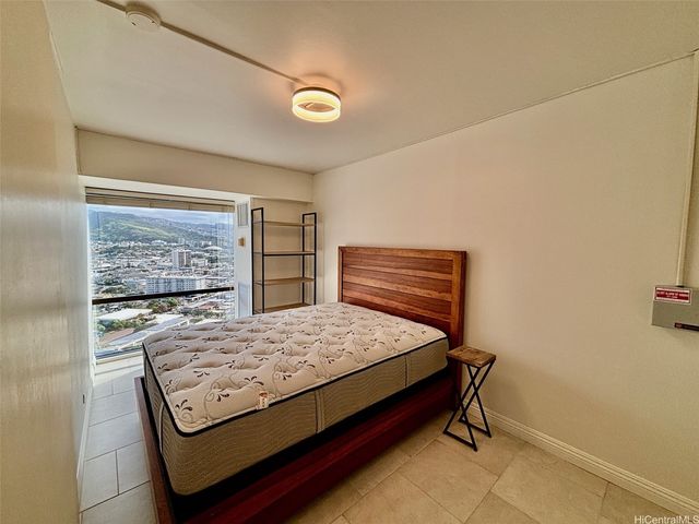 1750 Kalakaua Avenue 2704, Honolulu, HI 96826