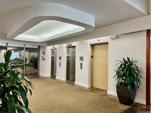 1750 Kalakaua Avenue 2704, Honolulu, HI 96826