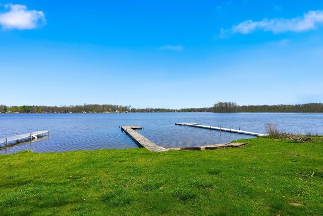 160 Lane 100 Long Lake, Fremont, IN 46737