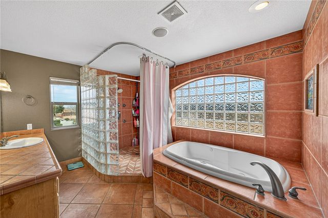 619 Country Club Court, Kingman, AZ 86401