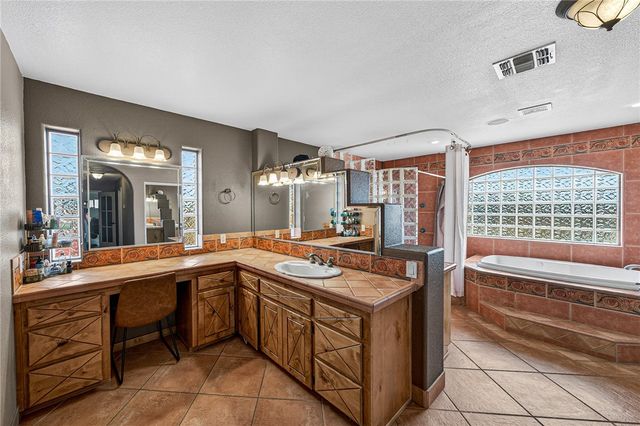 619 Country Club Court, Kingman, AZ 86401