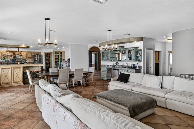 619 Country Club Court, Kingman, AZ 86401