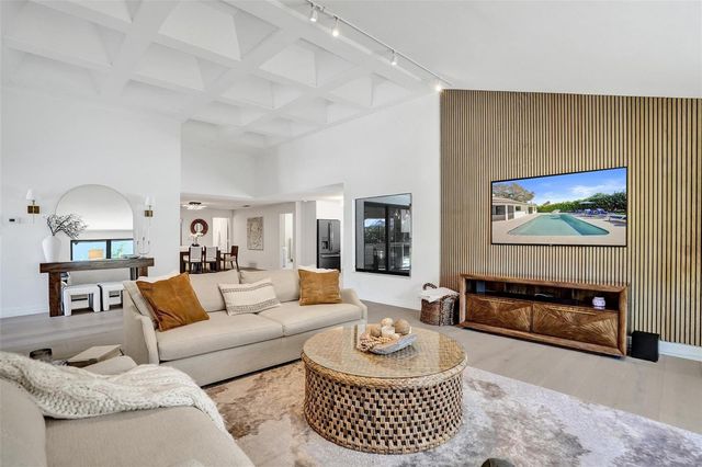 614 Lakewoode Circle W, Delray Beach, FL 33445