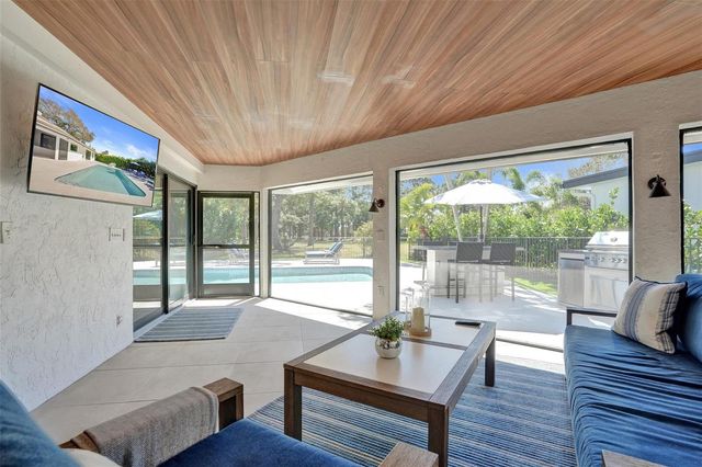 614 Lakewoode Circle W, Delray Beach, FL 33445