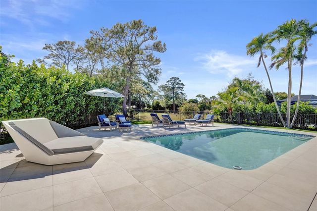614 Lakewoode Circle W, Delray Beach, FL 33445