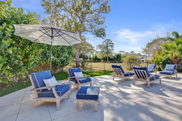 614 Lakewoode Circle W, Delray Beach, FL 33445