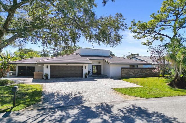 614 Lakewoode Circle W, Delray Beach, FL 33445