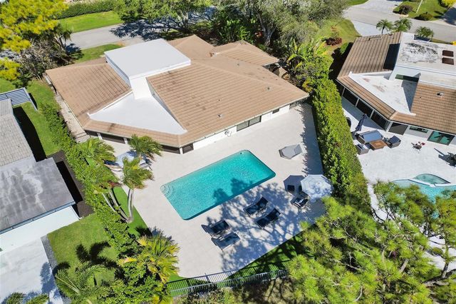614 Lakewoode Circle W, Delray Beach, FL 33445