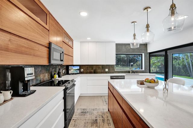 614 Lakewoode Circle W, Delray Beach, FL 33445