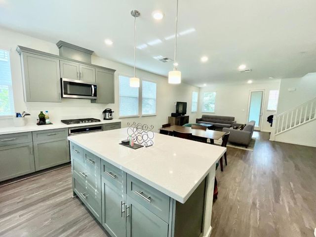 24500 Autumn Mist Way, Hayward, CA 94544