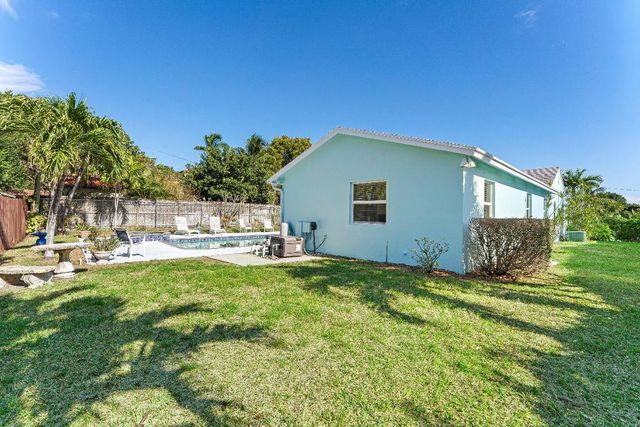 3421 Eastview Avenue, West Palm Beach, FL 33407