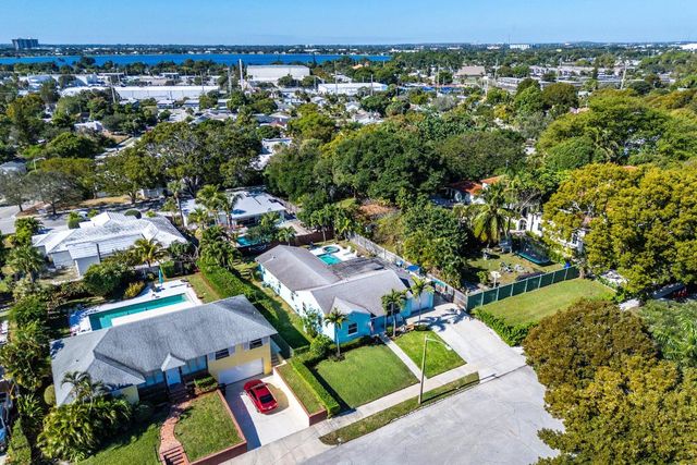 3421 Eastview Avenue, West Palm Beach, FL 33407