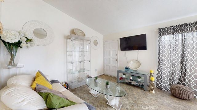 1168 E 10th 218B, Long Beach, CA 90813